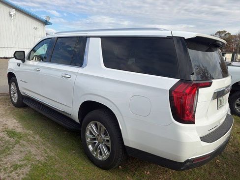 Used 2024 GMC Yukon XL SLT image 9