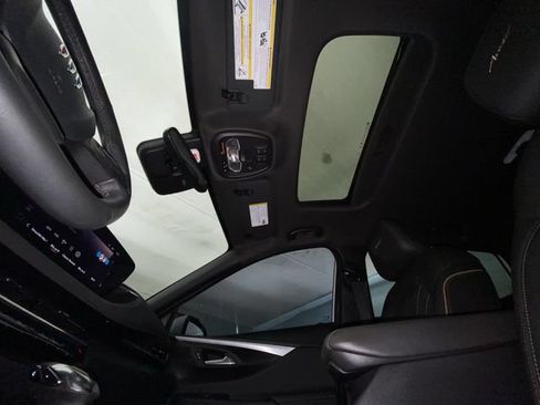 Used 2025 Buick Envista Avenir FWD image 21