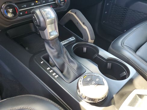 Certified 2025 Ford Bronco Badlands AWD/4WD image 11