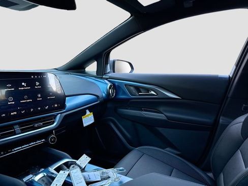 New 2026 Chevrolet Equinox EV LT FWD image 24