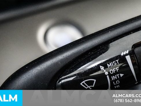 Used 2025 Hyundai Elantra Sport image 30