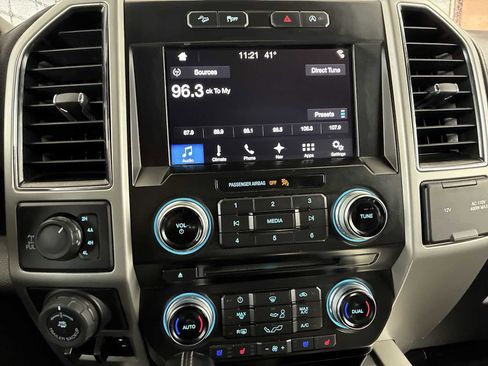 Used 2017 Ford F150 Lariat w/ Equipment Group 502A Luxury AWD/4WD image 12
