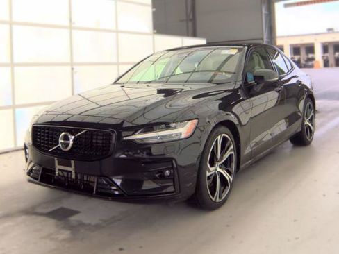 Used 2024 Volvo S60 B5 Plus w/ Climate Package AWD/4WD image 4