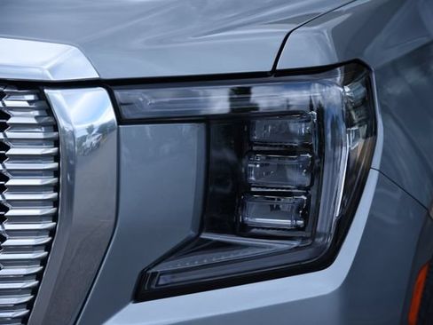 Used 2023 GMC Yukon XL Denali w/ Max Trailering Package AWD/4WD image 8