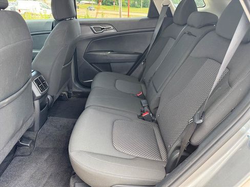 Used 2025 Kia Sportage LX AWD/4WD image 9