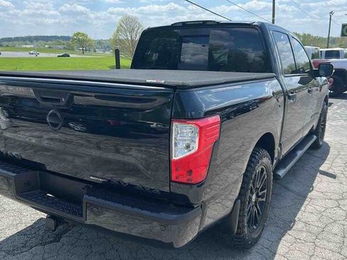 Used 2019 Nissan Titan SV w/ SV Convenience Package AWD/4WD image 8