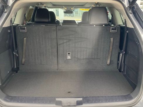 Used 2020 Toyota Highlander Platinum image 12