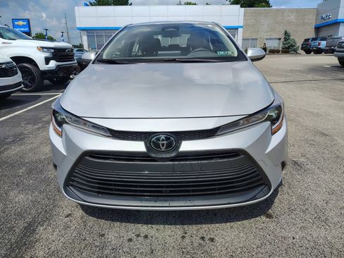 Used 2023 Toyota Corolla LE w/ LE Convenience Package FWD image 2