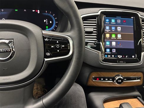 Certified 2025 Volvo XC90 B5 Plus w/ Protection Package Premier image 29