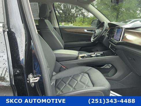 Used 2025 Volkswagen Atlas SE FWD image 13