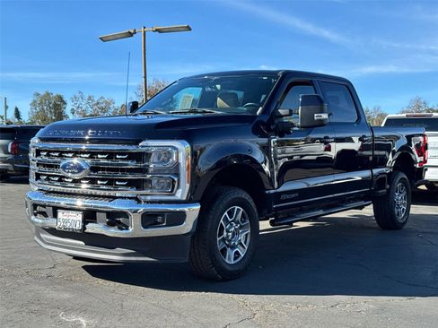 Used 2023 Ford F250 Lariat w/ FX4 Off-Road Package image 4