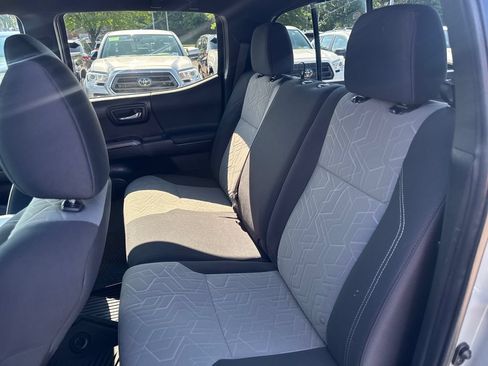 Used 2023 Toyota Tacoma TRD Off-Road w/ Technology Package AWD/4WD image 37