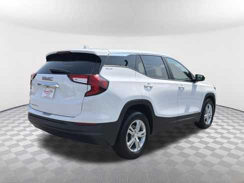 Used 2024 GMC Terrain SLE FWD image 16
