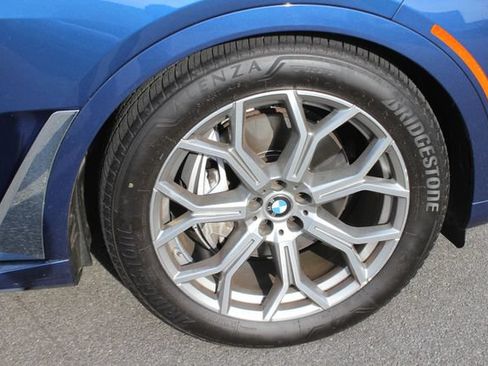 Used 2022 BMW X7 xDrive40i w/ Premium Package AWD/4WD image 41