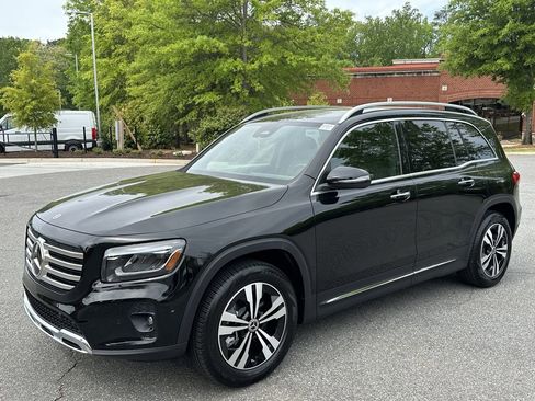 Certified 2025 Mercedes-Benz GLB 250 image 3