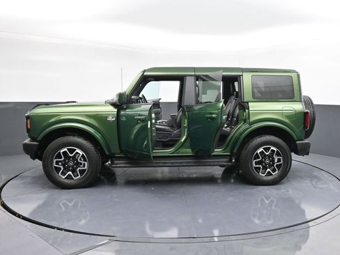 Used 2025 Ford Bronco Outer Banks image 42