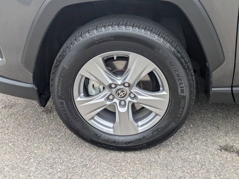 Used 2022 Toyota RAV4 LE AWD/4WD image 19