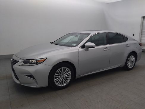 Used 2017 Lexus ES 350 w/ Accessory Package 2 FWD image 2