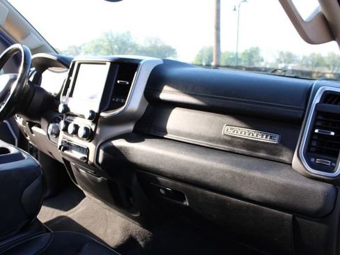 Used 2019 RAM 1500 Laramie AWD/4WD image 46