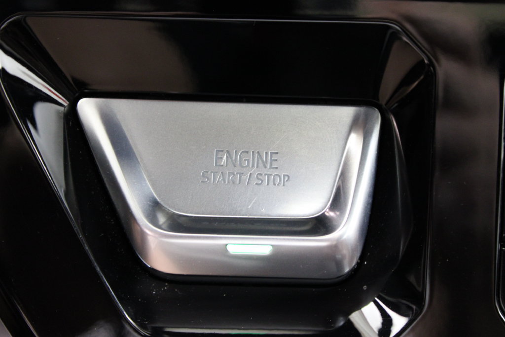 Used 2024 GMC Sierra 2500 Denali Ultimate AWD/4WD image 12