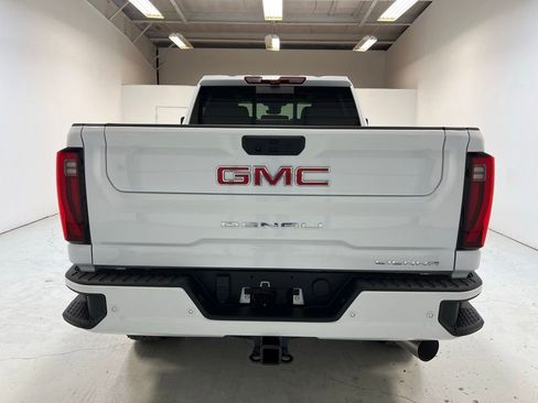 New 2026 GMC Sierra 2500 Denali w/ Denali Reserve Package AWD/4WD image 9