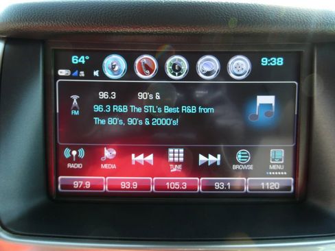 Used 2020 Chevrolet Suburban LT image 36