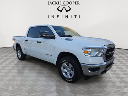 Used 2023 RAM 1500 Big Horn AWD/4WD image 3