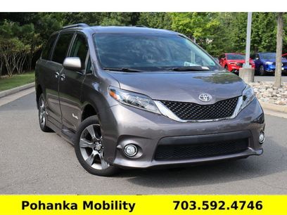 Used 2016 Toyota Sienna SE Premium