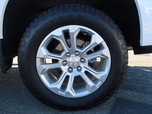 Used 2025 Chevrolet Silverado 1500 LTZ w/ Technology Package image 13