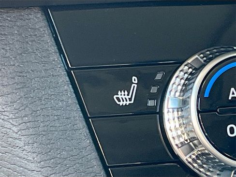 New 2025 Mitsubishi Outlander SE image 21