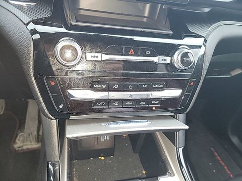 Used 2022 Ford Explorer ST-Line image 18