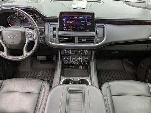 Used 2021 Chevrolet Tahoe Z71 w/ Luxury Package image 16