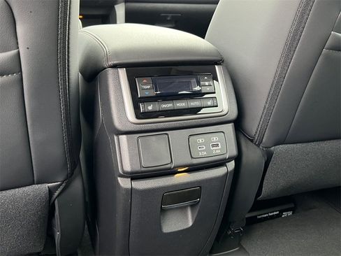 New 2026 Subaru Ascent Limited Bronze image 39