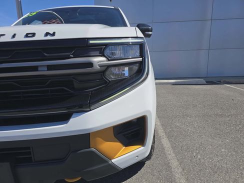 Used 2025 Ford Expedition Tremor AWD/4WD image 10