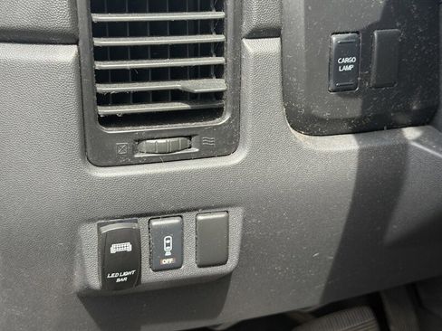 Used 2010 Nissan Titan PRO-4X AWD/4WD image 29