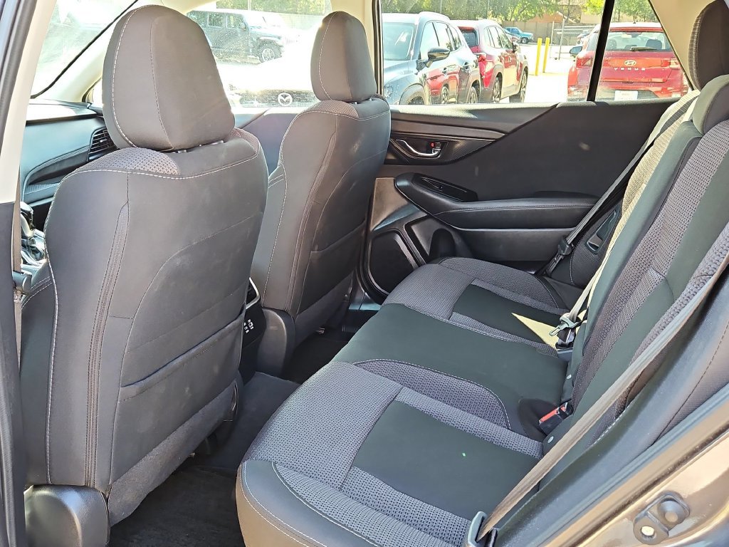 Used 2025 Subaru Outback Premium AWD/4WD image 25