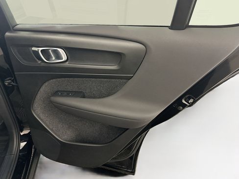 Used 2023 Volvo C40 P8 Recharge Ultimate AWD/4WD image 33