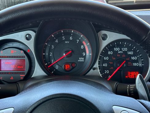 Used 2014 Nissan 370Z Touring RWD image 32