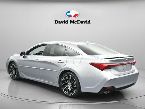 Used 2022 Toyota Avalon Touring image 10