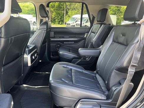 Used 2023 Ford Expedition XLT AWD/4WD image 12