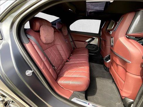 Used 2024 BMW 760i xDrive w/ Luxury Rear Seating Package AWD/4WD image 25