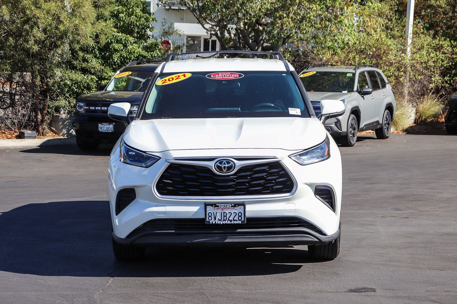 Certified 2021 Toyota Highlander L FWD image 2