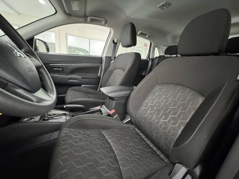Used 2025 Mitsubishi Outlander Sport SE AWD/4WD image 19