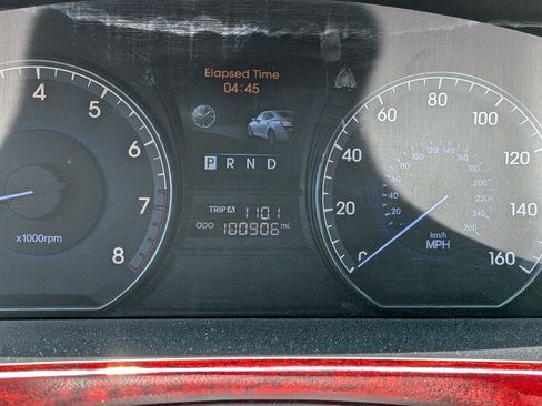 Used 2012 Hyundai Equus Signature RWD image 29