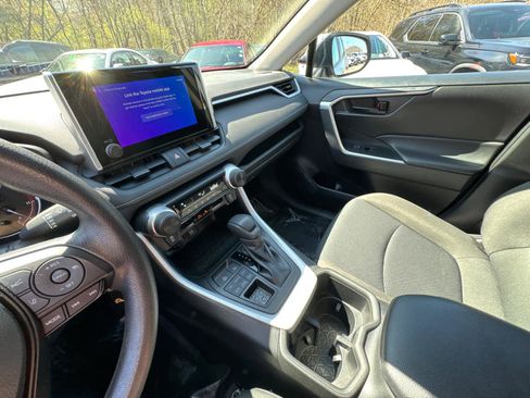 Used 2023 Toyota RAV4 LE AWD/4WD image 22