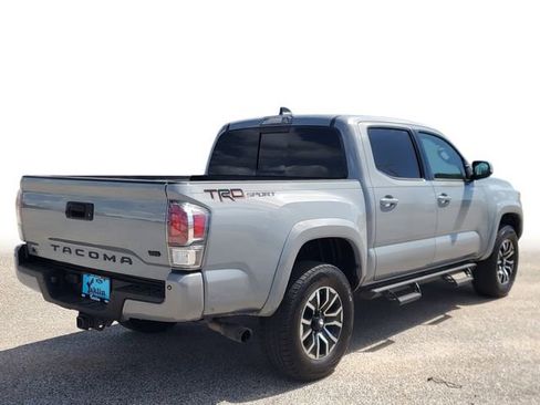 Used 2021 Toyota Tacoma TRD Sport w/ Technology Package RWD image 4
