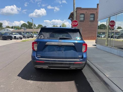 Used 2020 Ford Explorer XLT w/ Equipment Group 202A AWD/4WD image 4