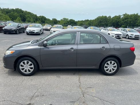 Used 2010 Toyota Corolla LE FWD image 1