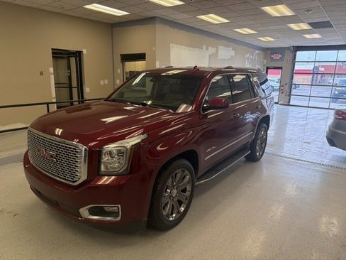 Used 2017 GMC Yukon Denali w/ Open Road Package image 2