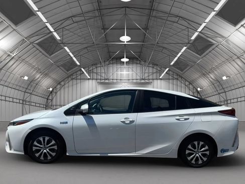 Used 2021 Toyota Prius Prime XLE w/ Carpet Mat Package (TMS) FWD image 3